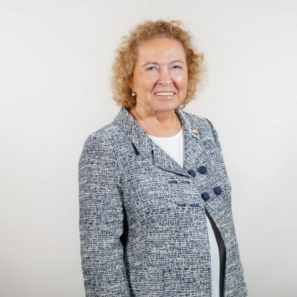 Linda-Novak Headshot